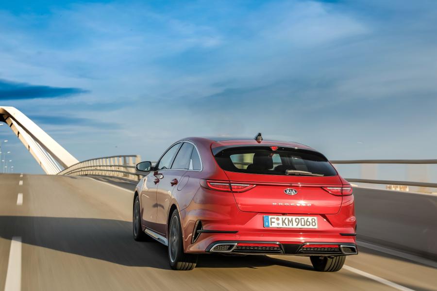  Kia ProCeed GT Line 2019 года  (WW) (фото 26 из 40)